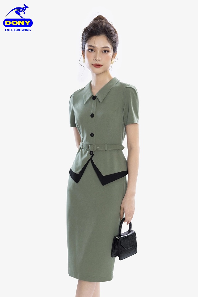 Mẫu 3: Đầm Peplum Cổ Sơ Mi.