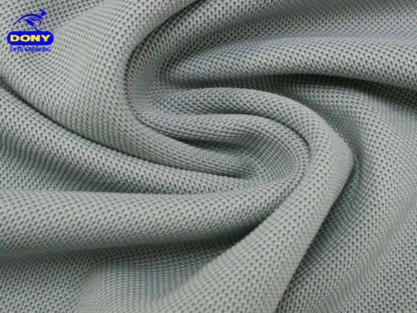 Vải Thun Lưới Thường Được Dệt Từ Các Loại Sợi Tổng Hợp Như Polyester, Nylon Hoặc Spandex.