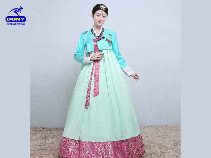 Mẫu 2: Mẫu Đồng Phục Lễ Tân Hanbok Tone Xanh