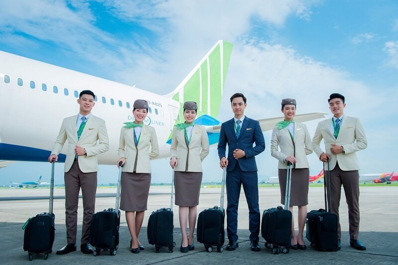 Đồng phục của tiếp viên hãng hàng không Bamboo Airways ấn tượng, hiện đại theo xu hương mới